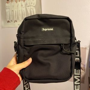 SUPREME SS18 SHOULDER BAG